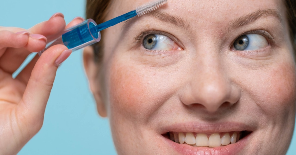 Augenbrauen Tipps: pflegen, schminken, zupfen, färben